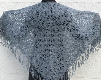 Crocheted shoulder scarf