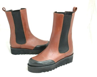 Unisex-ankelboots med resårband, äkta läder och ultralätt gummisula, handgjorda i Italien.