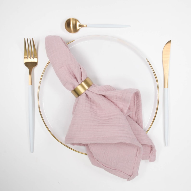 Set of 4 cloth napkins made of muslin in old pink image 1