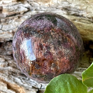 Sfera di rubino dall'India,