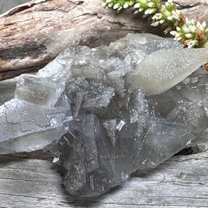 Kubischer Fluorit und Calcit aus der Region Belutschistan, Pakistan