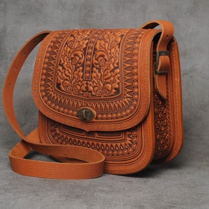 Foxy messenger bag, genuine leather bag, big leather bag, tooled leather, crossbody bag, shoulder bag, capacious bag