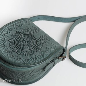 Green bag women, round crossbody bag, genuine leather, tooled leather purse, shoulder leather bag, hot tooled leather, unigue bag for her image 3