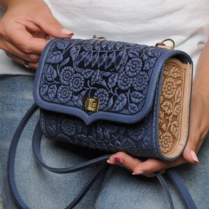 Belt purse for women, blue fanny pack, blue leather belt bag, belt purse, bum bag, unique belt purse, embossed belt purse