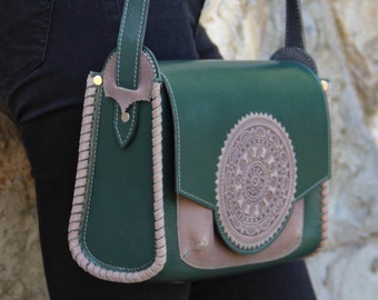Bolso bandolera de piel verde: Monedero bohemio con mandala en relieve