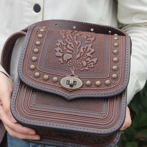 Hot Tooled Leather Crossbody Bag: Oak Leaf Brown Purse