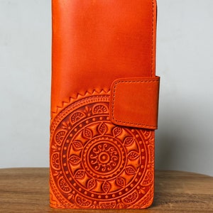 Cartera de mandala, cartera de cuero naranja, cartera de cuero suave, cartera larga, cartera de mano, cartera de mujer, regalo para ella