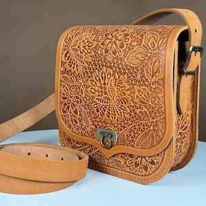 Embossed Leather Shoulder Bag: Handcrafted Floral Purse