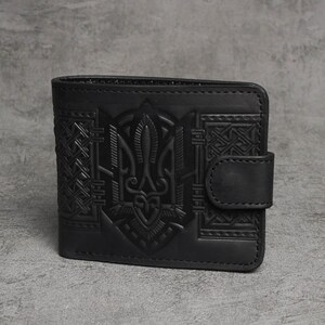 Cartera pequeña de cuero negro con Tridente en relieve, cartera delgada de cuero plegable