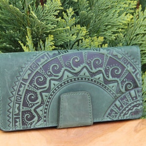Green leather wallet, soft leather wallet, boho wallet leather, wallet with coin pocket, genuine leather wallet, clutch wallet