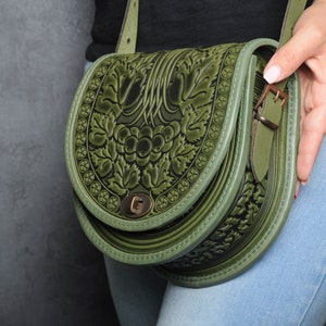 Green shoulder bag, olive bag ladies, round leather bag, green leather purse, crossbody bag, tooled olive bag, gift for her, embossed bag