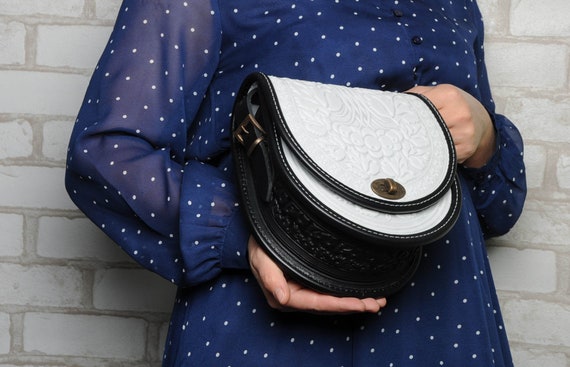 White Crossbody Bag Round Leather Bag Black white Purse White Bag Womens Crossbody Bag Messenger Bag Embossed Leather Etsy Ireland
