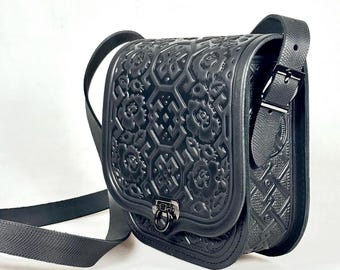 Embossed Leather Crossbody Bag: Elegant Black Shoulder Purse