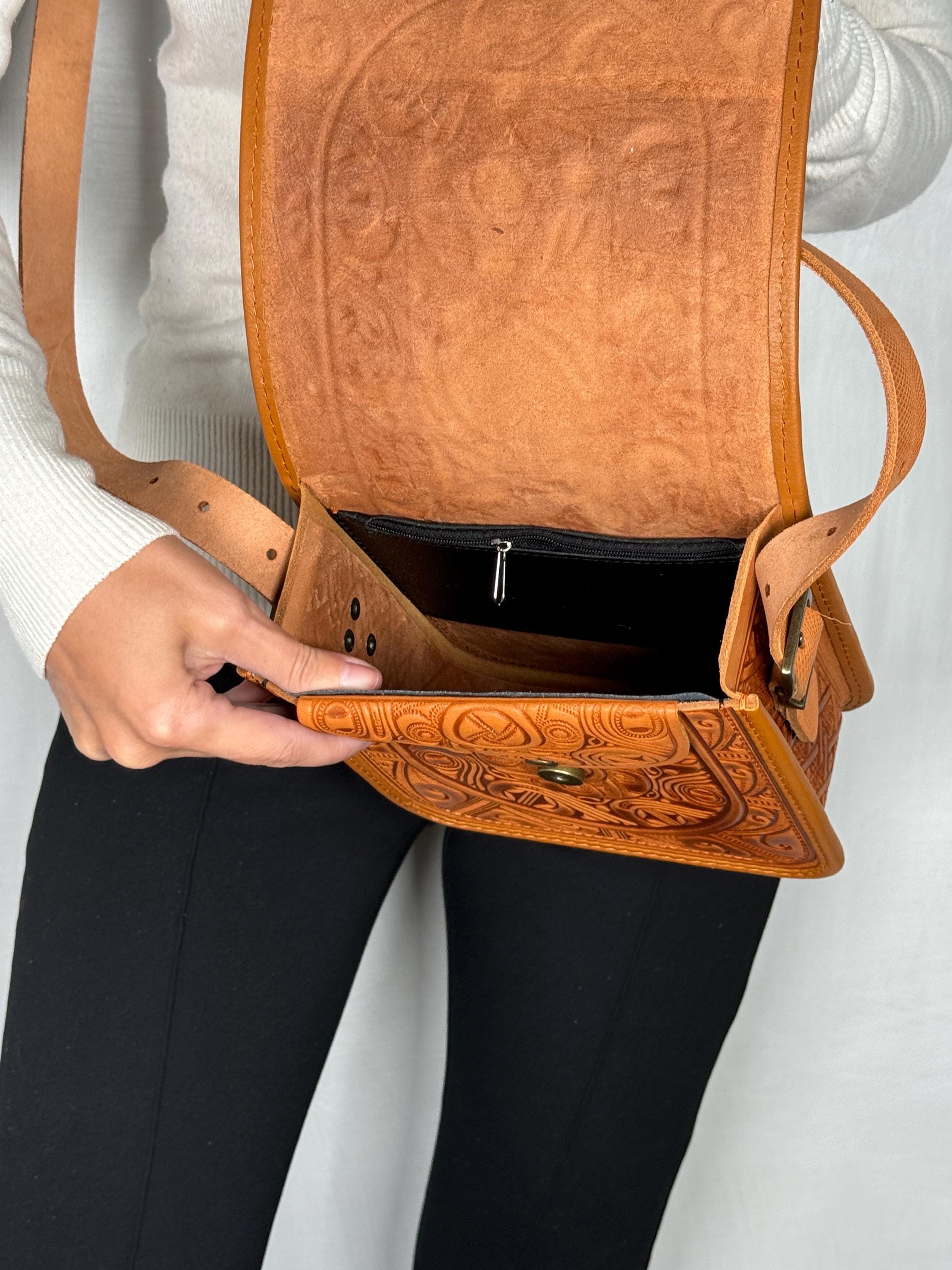 Unique Foxy Crossbody Bag - Genuine Leather Purse With Embossed Unique Foxy Crossbody Bag - Genuine Leather Purse With Embossed