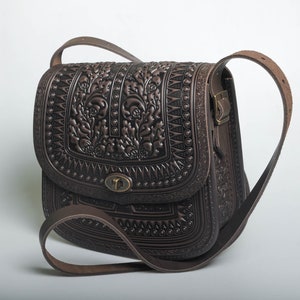 Große Ledertasche, braune Umhängetasche, Umhängetasche, Echtledertasche, punziert Leder, Umhängetasche, geräumige Tasche Bild 9