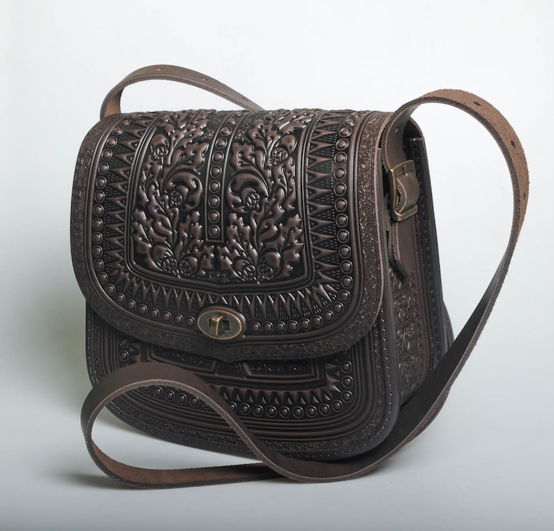 Große Ledertasche, braune Umhängetasche, Umhängetasche, Echtledertasche, punziert Leder, Umhängetasche, geräumige Tasche Bild 9