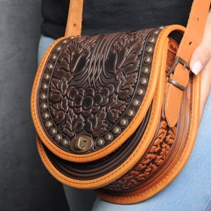 Brown bag with metal, round leather bag, embossed bag, brown leather purse, crossbody bag, tooled foxy bag, gift for her, shoulder purse image 1