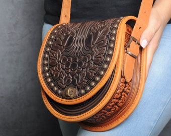 Brown bag with metal, round leather bag, embossed bag, brown leather purse, crossbody bag, tooled foxy bag, gift for her, shoulder purse