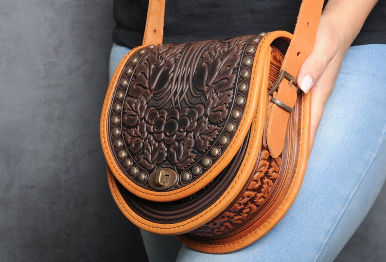Brown bag with metal, round leather bag, embossed bag, brown leather purse, crossbody bag, tooled foxy bag, gift for her, shoulder purse image 1