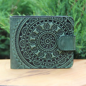 Green leather wallet ladies, mandala pocket wallet, soft leather wallet, boho wallet, embossed billfold, billfold wallet, gift for her
