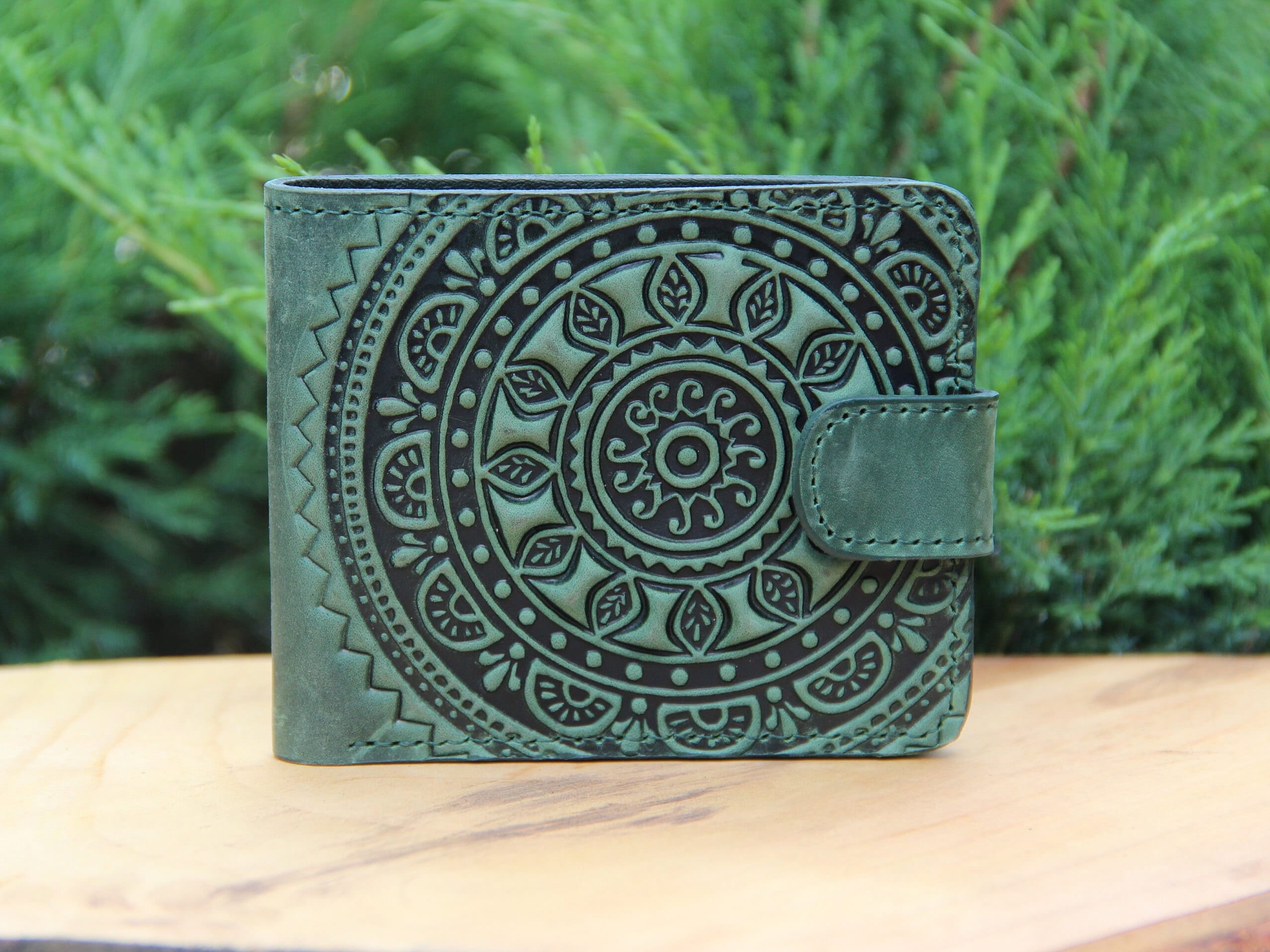 Green leather wallet ladies, mandala pocket wallet, soft leather wallet, boho wallet, embossed billfold, billfold wallet, gift for her