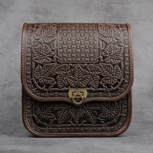 bolso bandolera marrón, bolso de cuero, bolso de cuero marrón, bolso de cuero repujado, bolso de hombro de cuero, bolso marrón, bolso mensajero, regalo para ella