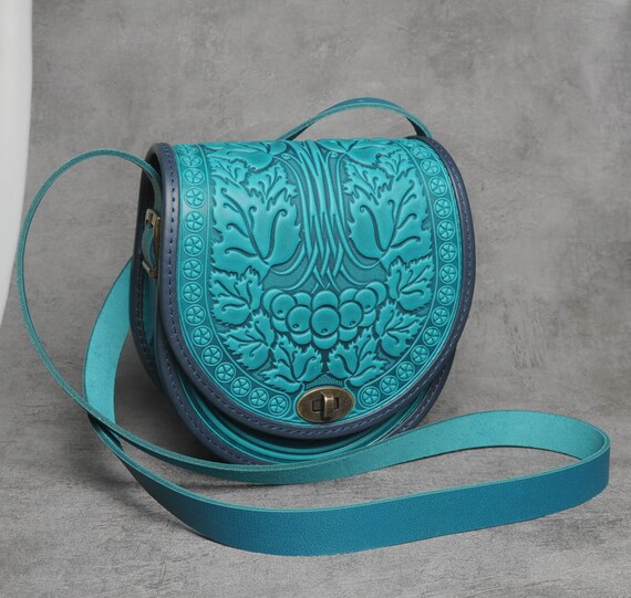 Bolso turquesa para mujer bolso redondo de piel monedero de piel turquesa bolso bandolera bolso turquesa labrado regalo para ella bolso de piel grabada Etsy Espana