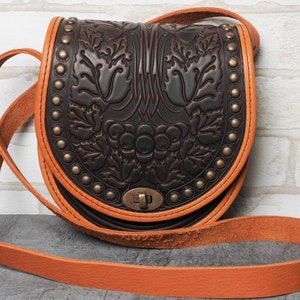 Brown bag with metal, round leather bag, embossed bag, brown leather purse, crossbody bag, tooled foxy bag, gift for her, shoulder purse image 2