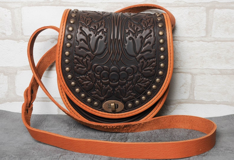 Brown bag with metal, round leather bag, embossed bag, brown leather purse, crossbody bag, tooled foxy bag, gift for her, shoulder purse image 2