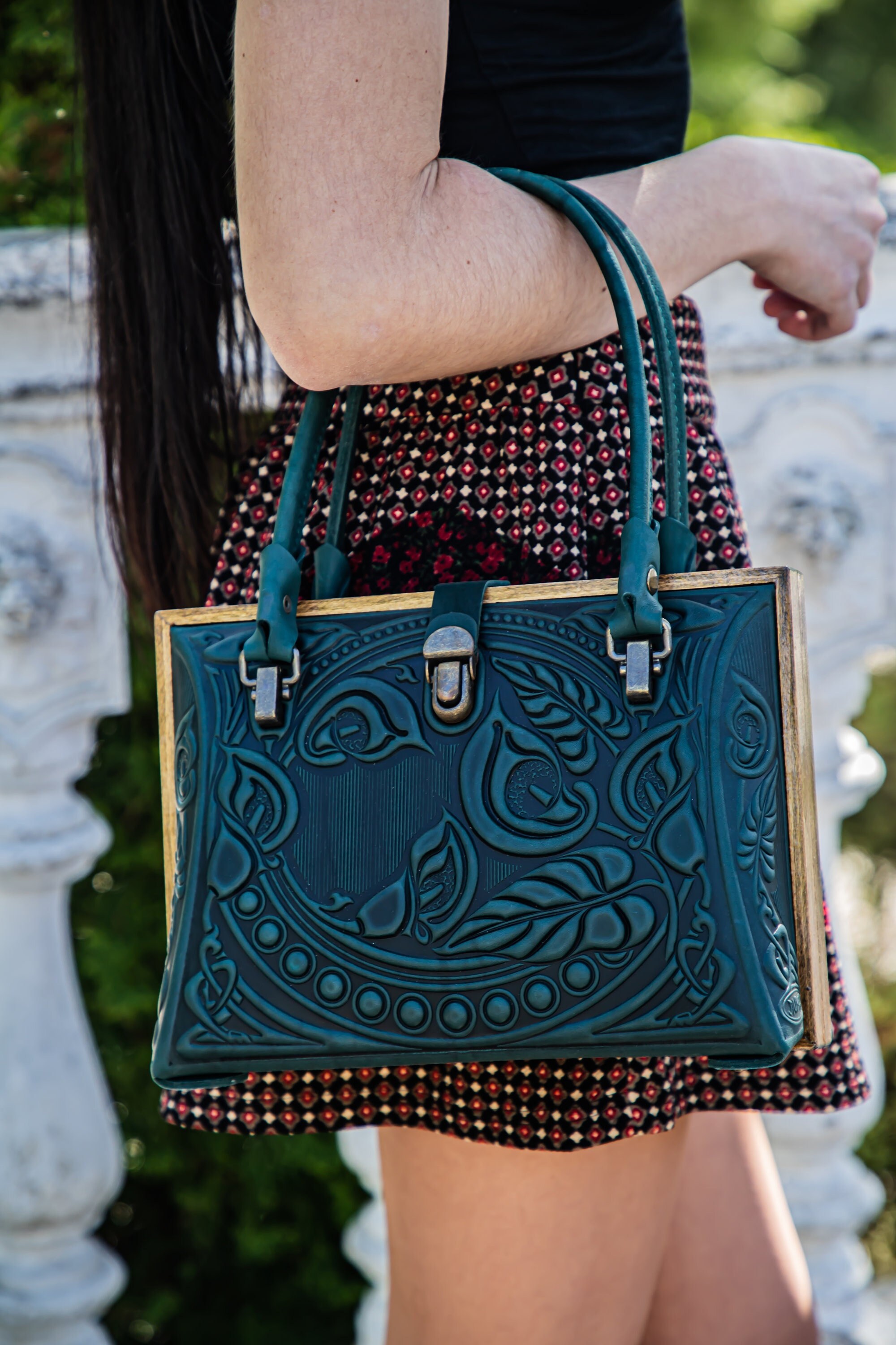 Green Leather Evening Purse: Embossed Calf Leather Bag with Wooden Frame