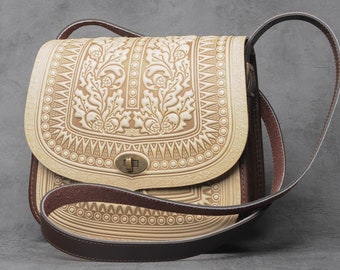 Big leather bag, beige messenger bag, genuine leather bag, tooled leather, crossbody bag, shoulder bag, capacious bag