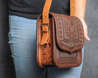 Brown/foxy crossbody bag, leather purse, hot tooled leather, embossed leather bag, shoulder leather bag, brown bag, messenger bag