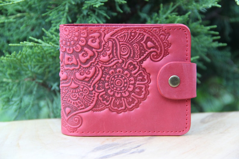 Cartera de cuero rojo, billetera grabada, billetera de bolsillo, billetera única damas, billetera de cuero suave, billetera pequeña de mujer, billetera de cuero imagen 1