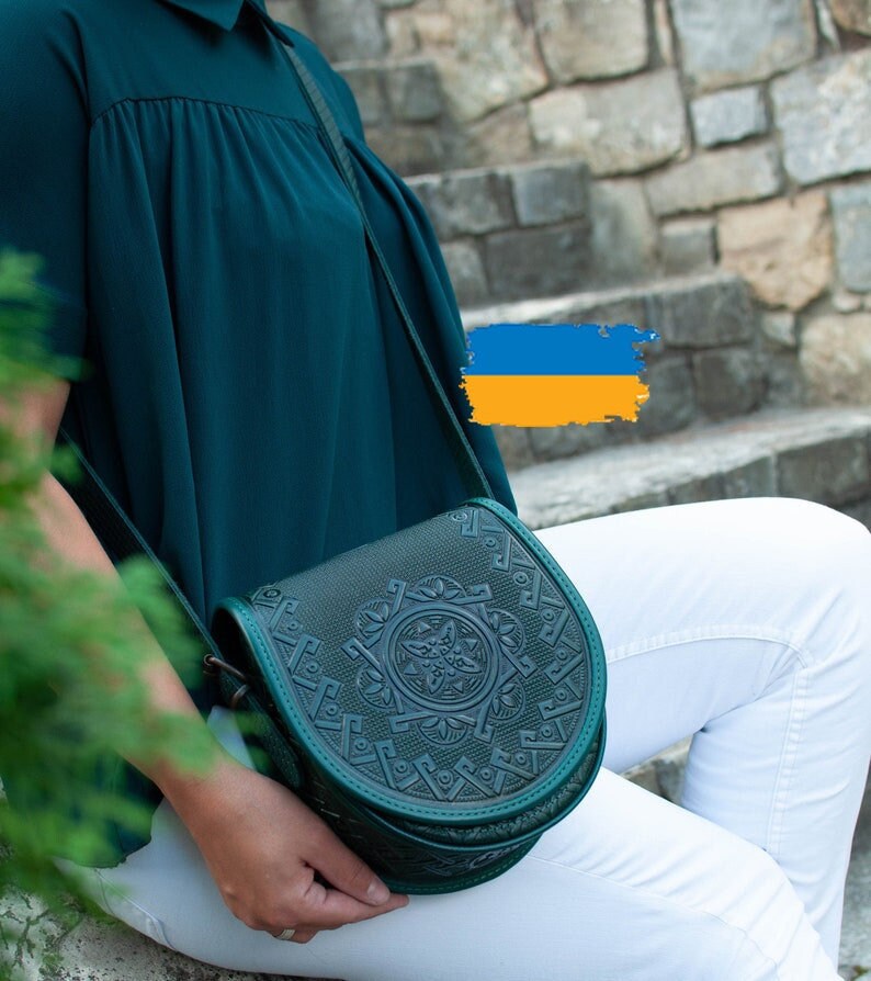 Green bag women, round crossbody bag, genuine leather, tooled leather purse, shoulder leather bag, hot tooled leather, unigue bag for her image 1