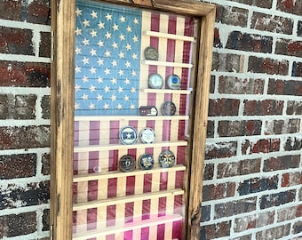 Med Glass Encased Vertical US Flag Challenge Coin Display Case w/ Hinged Door