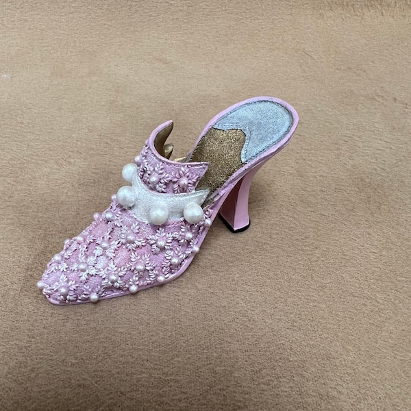 Vintage Miniature Collectible Ceramic Ladies Shoe Home Decor ( Dress Shoes)