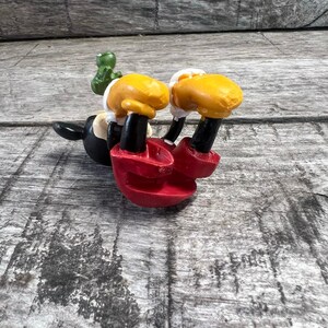 Disney Mickey Mouse Figurine Sitting With Frog Mini Figure Toy Decor Bild 9