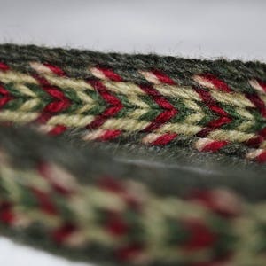 Tablet Woven Viking Trim/Band/Belt 100% Wool, 1-5 m, Green-Red, Without Tassels image 3