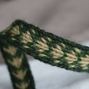 Cintura/fascia/orlo vichingo intrecciato a tavoletta (100% lana), 1-5 m, verde-beige, senza nappe
