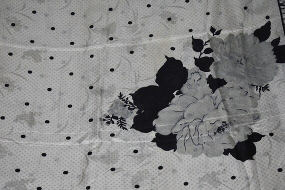 Saree 100 % tissu noir Pure soie Sari noir tissu Design imprimé Floral robe fabrication artisanale tissu imprimé Vintage 6ef477 Saree 100 % tissu noir Pure soie Sari noir tissu Design imprimé Floral robe fabrication artisanale tissu imprimé Vintage 6ef477