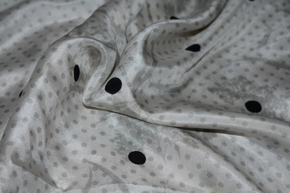 Saree 100 % tissu noir Pure soie Sari noir tissu Design imprimé Floral robe fabrication artisanale tissu imprimé Vintage 6ef477 Saree 100 % tissu noir Pure soie Sari noir tissu Design imprimé Floral robe fabrication artisanale tissu imprimé Vintage 6ef477