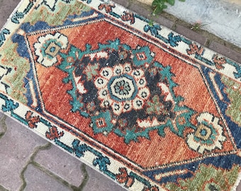 Turkish door mat rug, small rug, vintage rug, outdoor rug, door mat rug, small vintage rug , bathmat rug, oushak rug, turkish rug, door mat