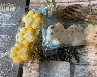 Wax melt Paw prints , highly fragranced, long lasting melts, unstoppable melts, autumn fragrances, winter scents