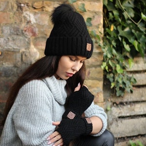 Cashmere hat and fingerless gloves set, Fox fur pom pom cashmere beanie hat, Warm and soft winter cashmere set for womens.   Gift for her