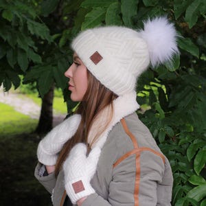 Cashmere Hat and Mittens Set for Women – Warm Winter Beanie with Faux Fur Pom Pom, Soft Luxury Gift Set For Her, Cozy and Stylish Accessory