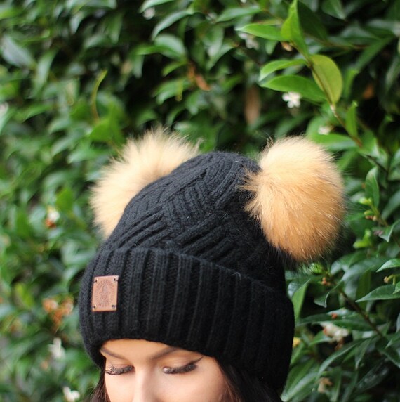 Black Knit Pom Pom Beanie with Fox  Fur. CASHMERE blend. Cashmere/Lurex Fox Pom Ribbed Hat - Black - L4281B – STONE  main image 3