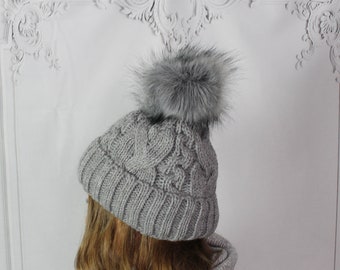 Winter woolen hat for ladies, cotton lining inner, pom pom winter windproof hat