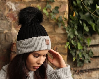 ladies black pom pom hat