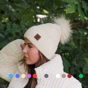 Silk-Lined Cashmere Beanie for Women – Frizz-Free Winter Hat with Faux Fur Pom Pom, Cozy Gift for Her, Soft Warm Luxury Beanie