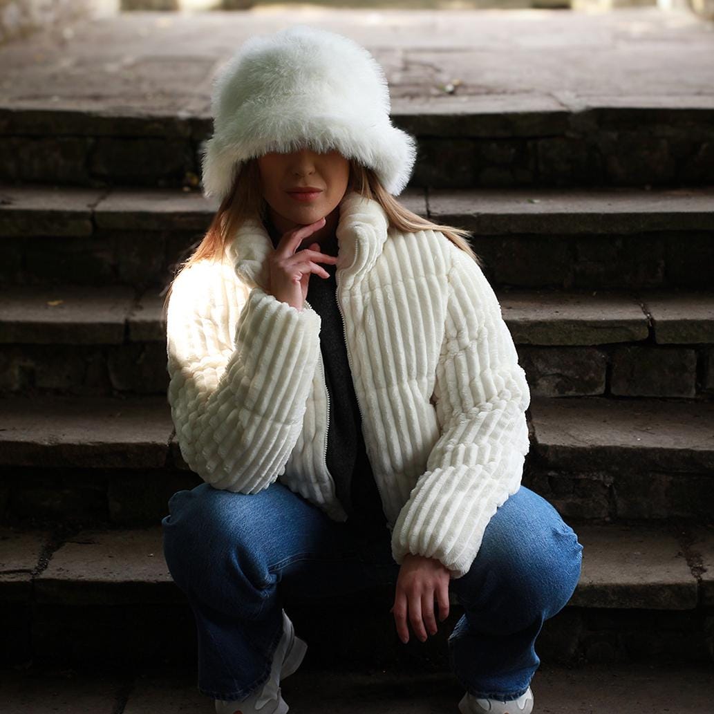 Fluffy Faux Fur Bucket Hat for Women - Super Soft and Warm  display picture 1